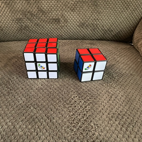 Rubik’s Cube 3x3 + 2x2 - Picture 2 of 7